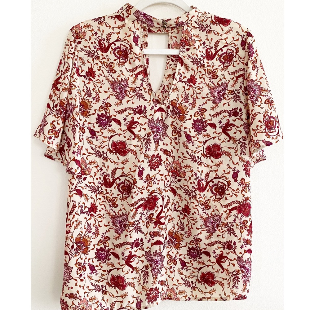 Burgundy Floral Print 🌟 Short-sleeved Mock Neck Top